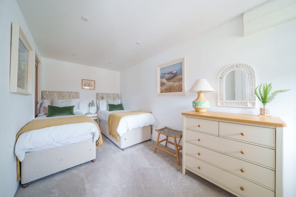 2 bedrooms, individually decorated, individually furnished, free WiFi