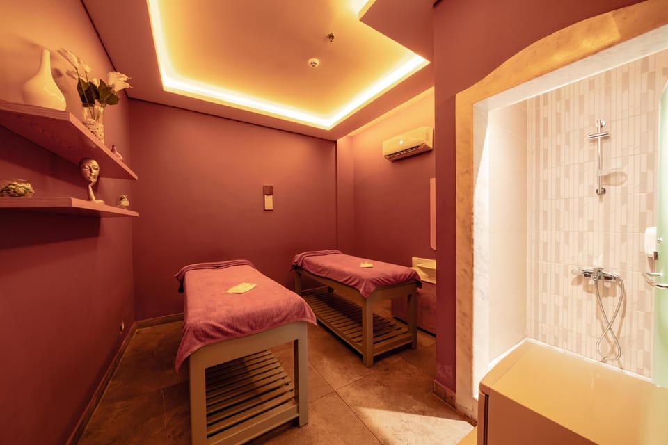 Couples treatment rooms, hot tub, hot springs, Turkish bath