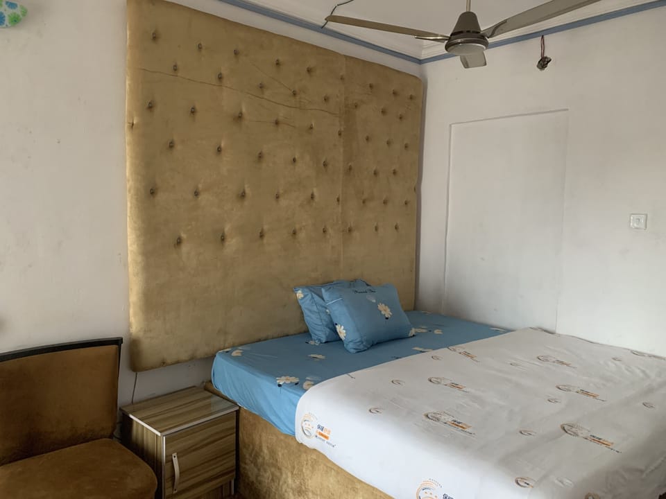 Classic Single Room, City View | In-room safe, desk, laptop workspace, soundproofing