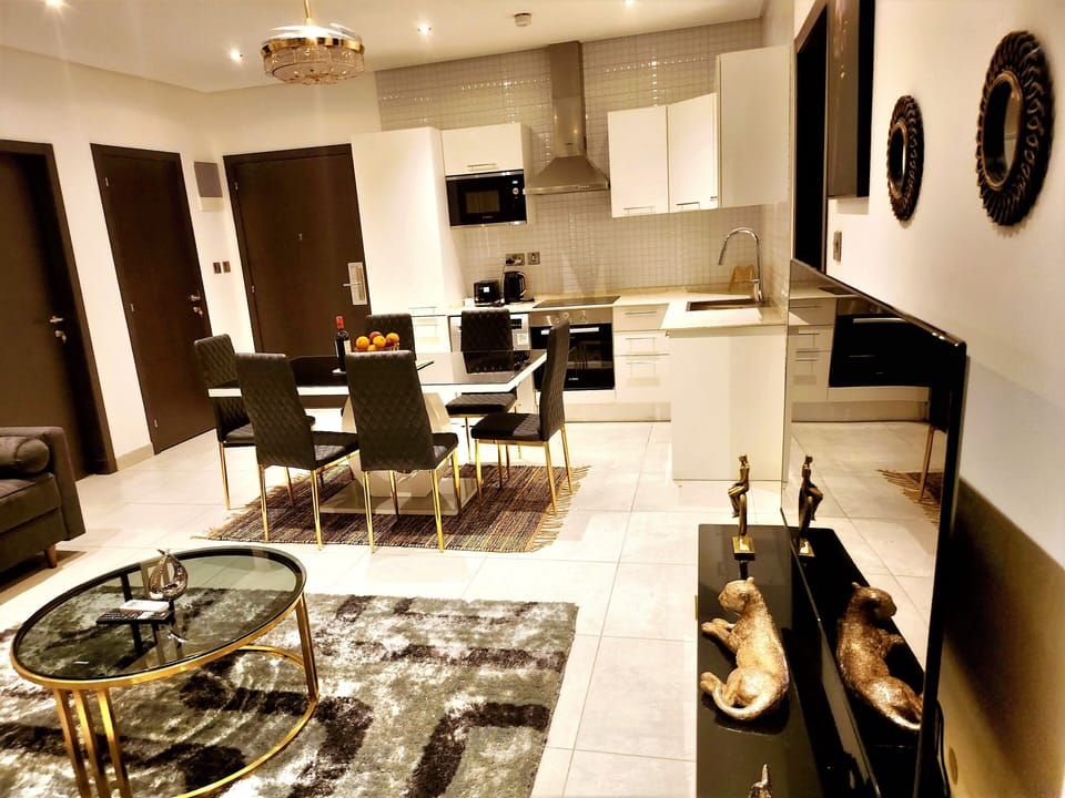 Luxury Apartment | Microwave