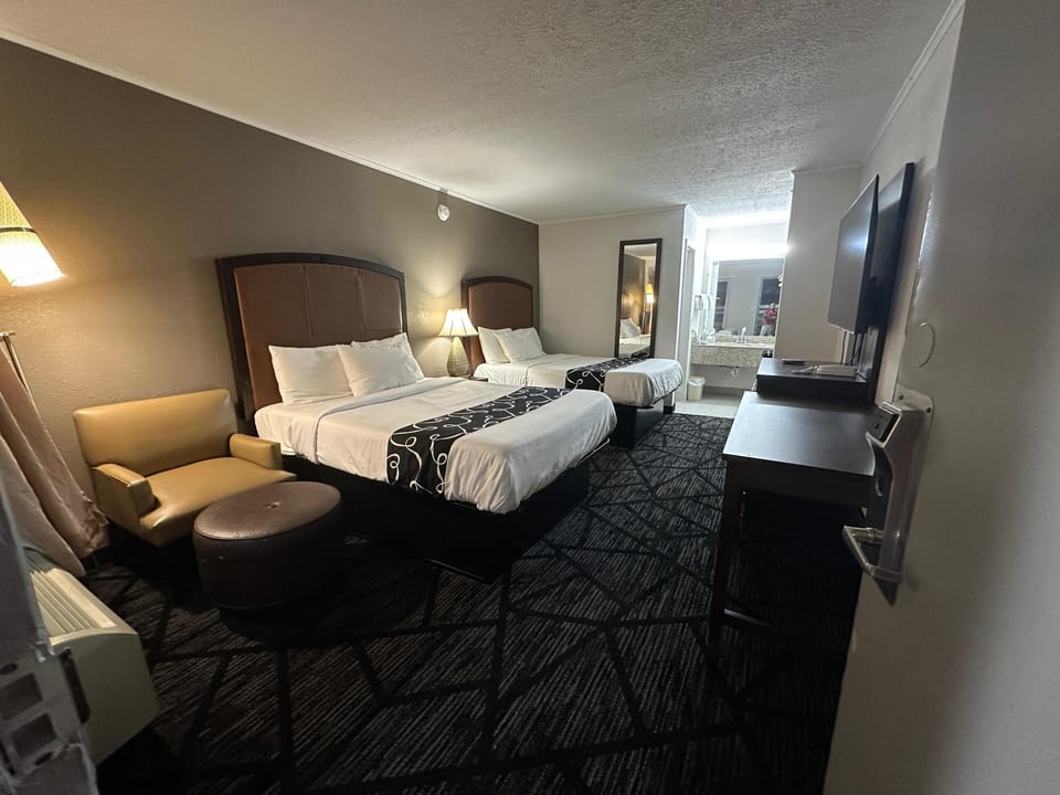 Deluxe Room, 2 Double Beds, Non Smoking | Premium bedding, down comforters, Select Comfort beds, in-room safe