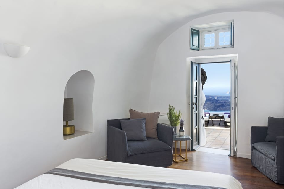 Honeymoon Studio Suite, Private Pool (Pergola) | Minibar, in-room safe, soundproofing, iron/ironing board