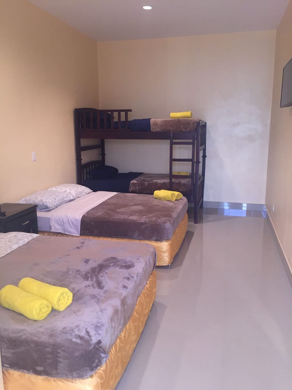 Family Studio Suite, 1 Bedroom, Private Bathroom | Desk, WiFi (free), bed sheets