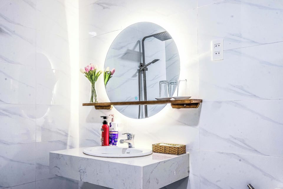 Shower, free toiletries, hair dryer, bathrobes