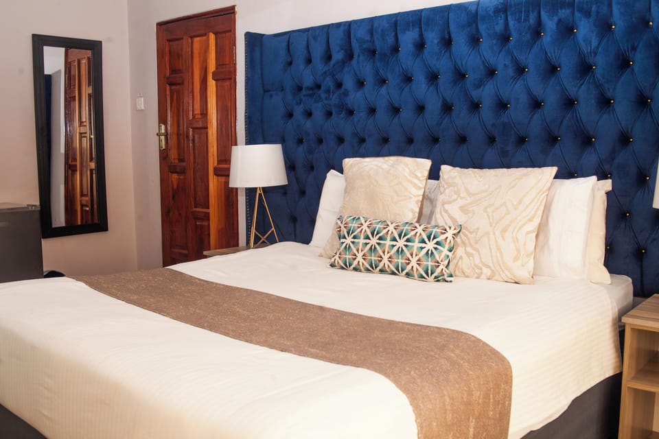 Standard Room, Balcony, Garden View | 1 bedroom, individually decorated, desk, laptop workspace