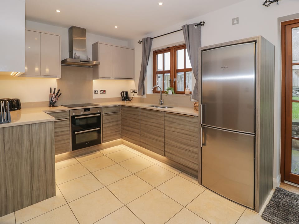 Fridge, dishwasher, electric kettle, toaster