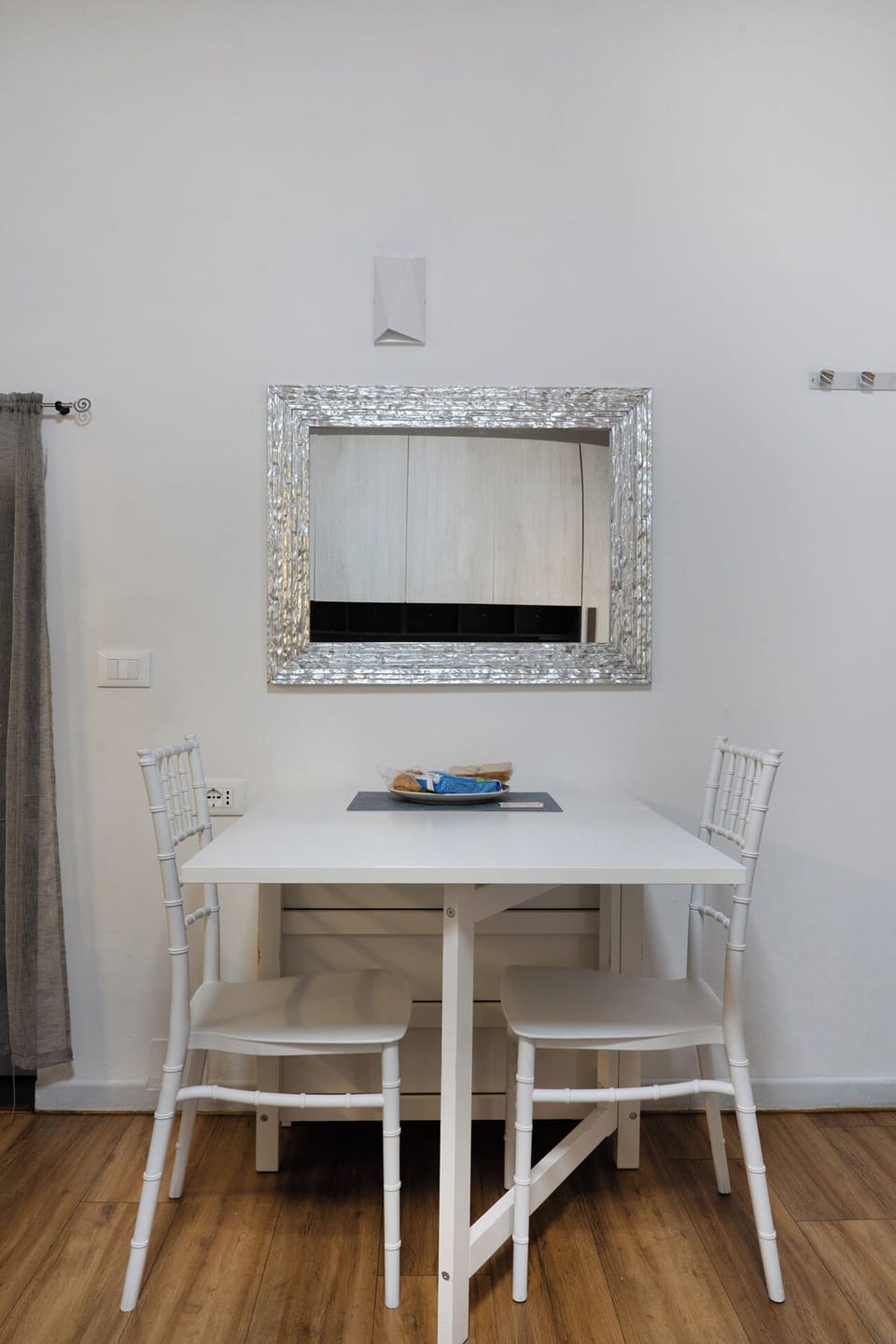 Business Studio | Living area | 32-inch flat-screen TV with digital channels