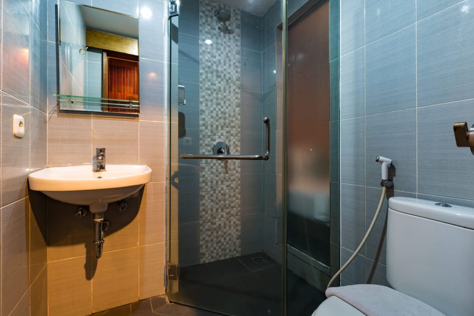 Family Room, City View | Bathroom | Towels