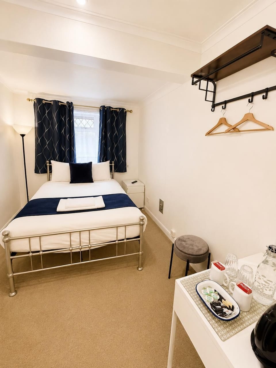 Deluxe Double Room | Laptop workspace, soundproofing, WiFi (free), individually furnished