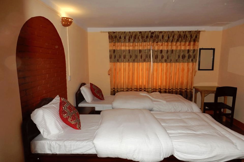 Deluxe Twin Room | Desk, free WiFi