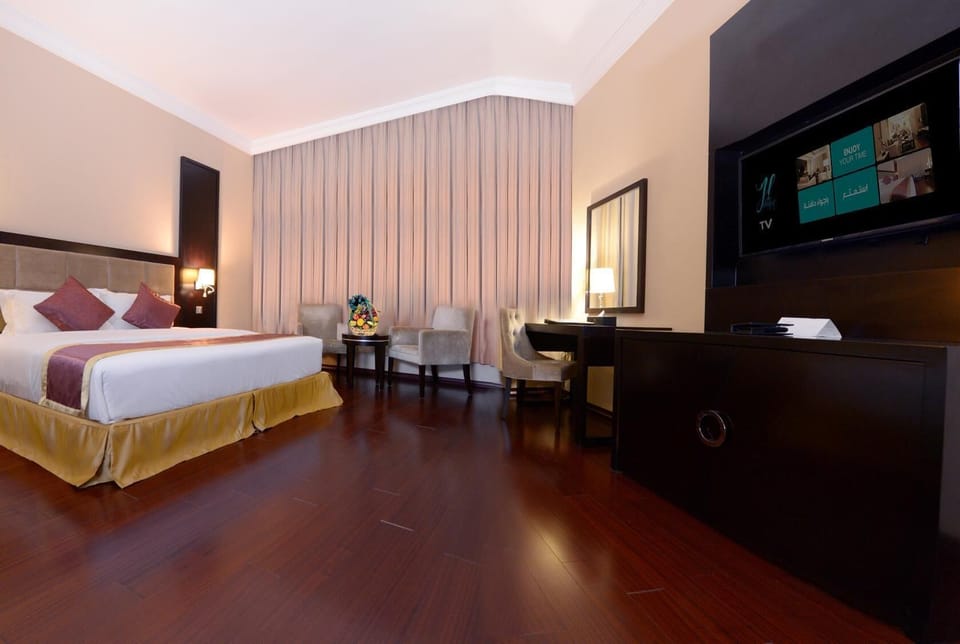 Egyptian cotton sheets, premium bedding, pillowtop beds, in-room safe