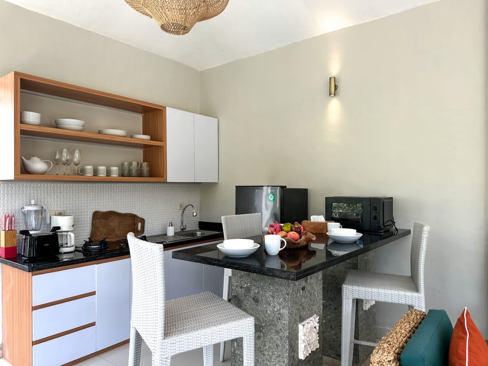 Premium Villa | Private kitchen | Fridge, microwave, stovetop, coffee/tea maker