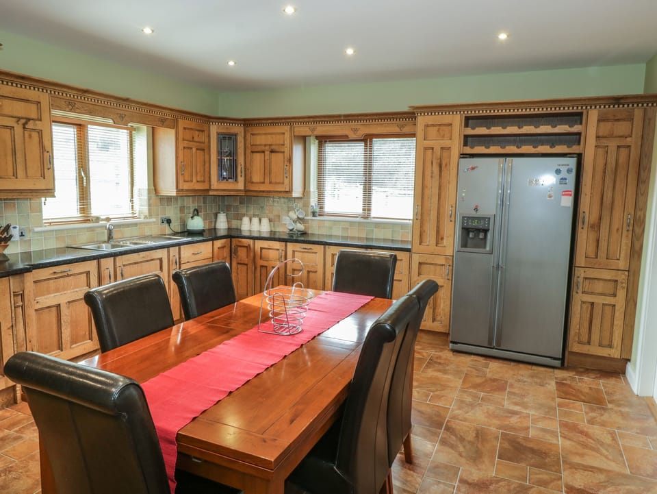 Dishwasher, cookware/dishes/utensils