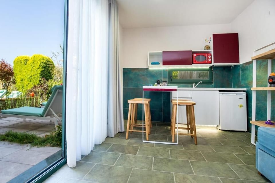 Suite | 1 bedroom, in-room safe, desk, laptop workspace