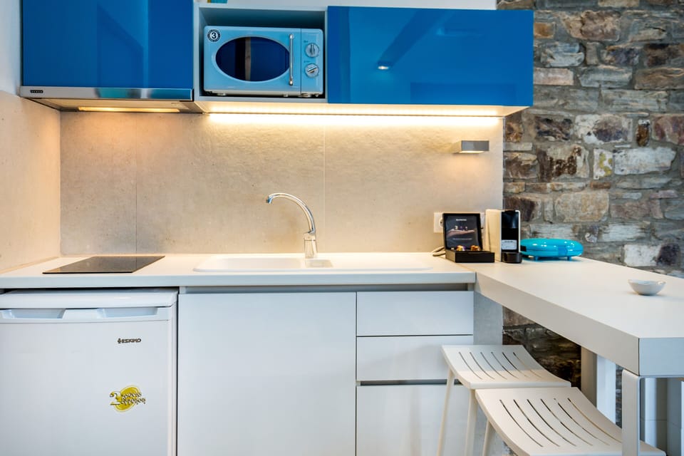 Deluxe Suite | Private kitchenette