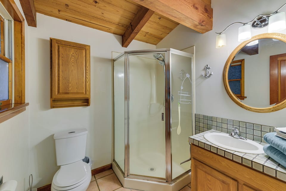 Ocean & Redwoods Views! Coastal Norcal Sanctuary Cottage in Gualala