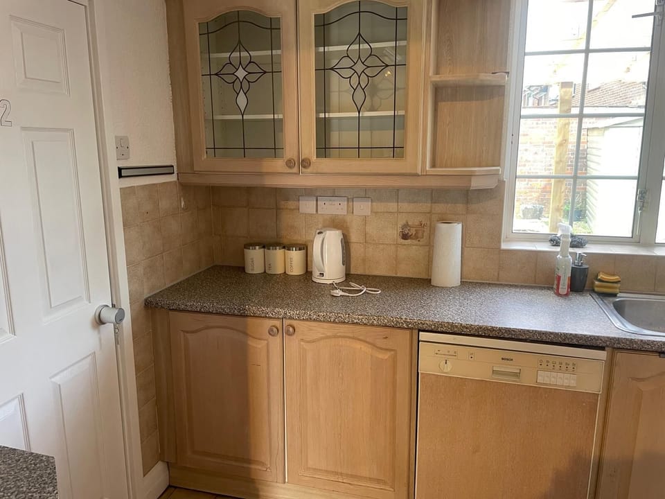 Standard Double Room - Shared | Shared kitchen facilities
