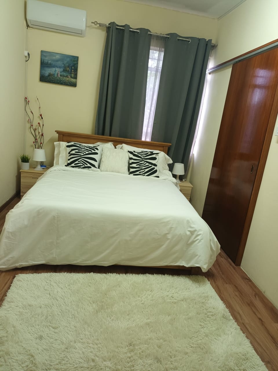 Classic Room, 1 Bedroom | Desk, blackout drapes, iron/ironing board, WiFi (free)