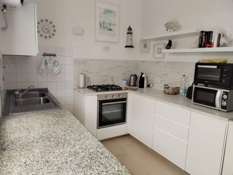 Apartment, 2 Bedrooms, Balcony, Garden View | Interior