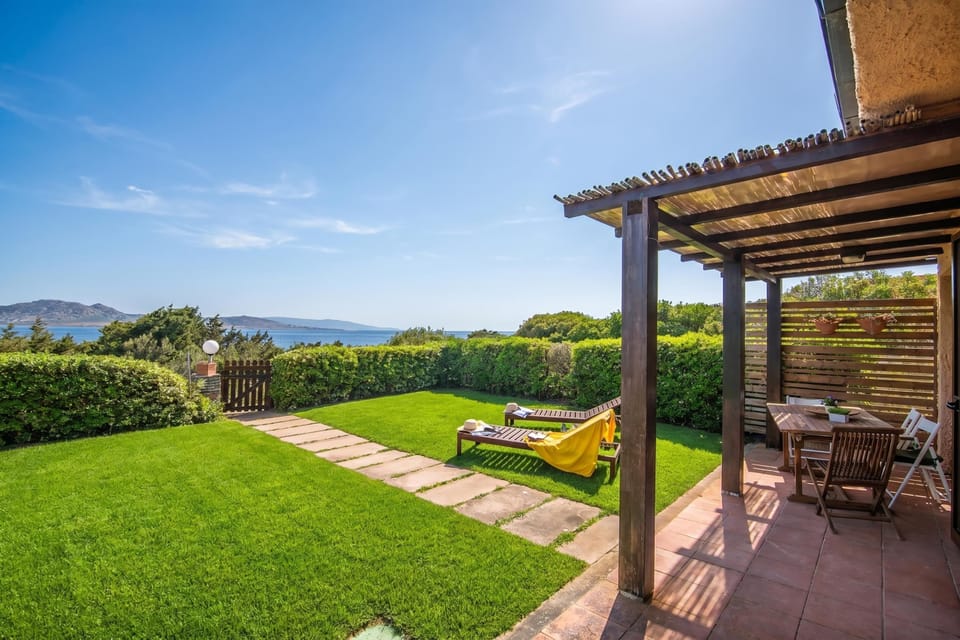 Standard Townhome, Multiple Bedrooms (1 Le Perle Di Stintino) | Outdoor dining