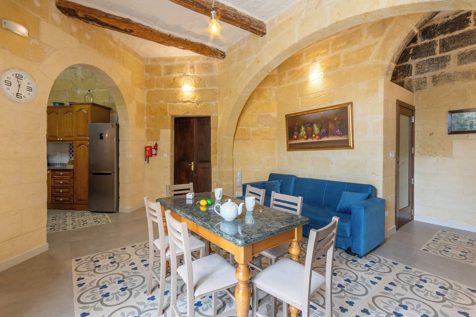 Family House, Multiple Bedrooms (Surwig Gozitan Villa & Pool) | Dining