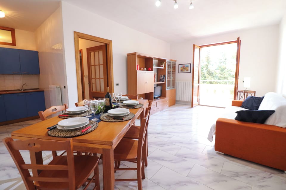 Apartment, 2 Bedrooms, Smoking, Balcony | Interior