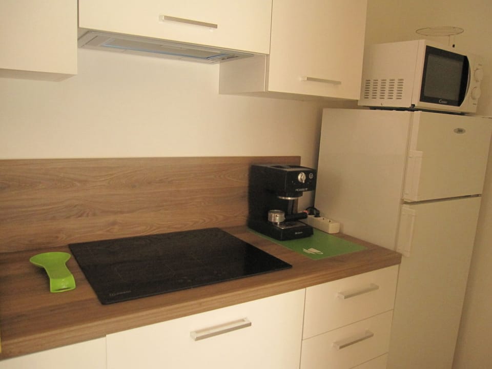 Apartment, 1 Bedroom, Balcony, City View | Interior