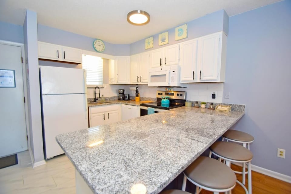 Condo, 2 Bedrooms | Private kitchen | Coffee/tea maker, fridge, toaster
