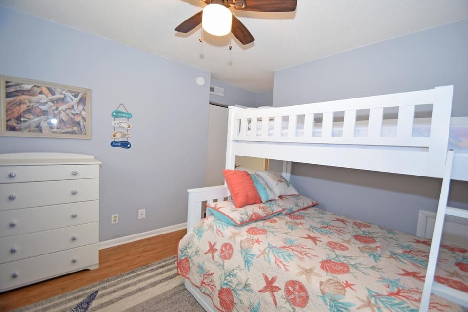 Condo, 2 Bedrooms | 2 bedrooms, iron/ironing board, WiFi (free)