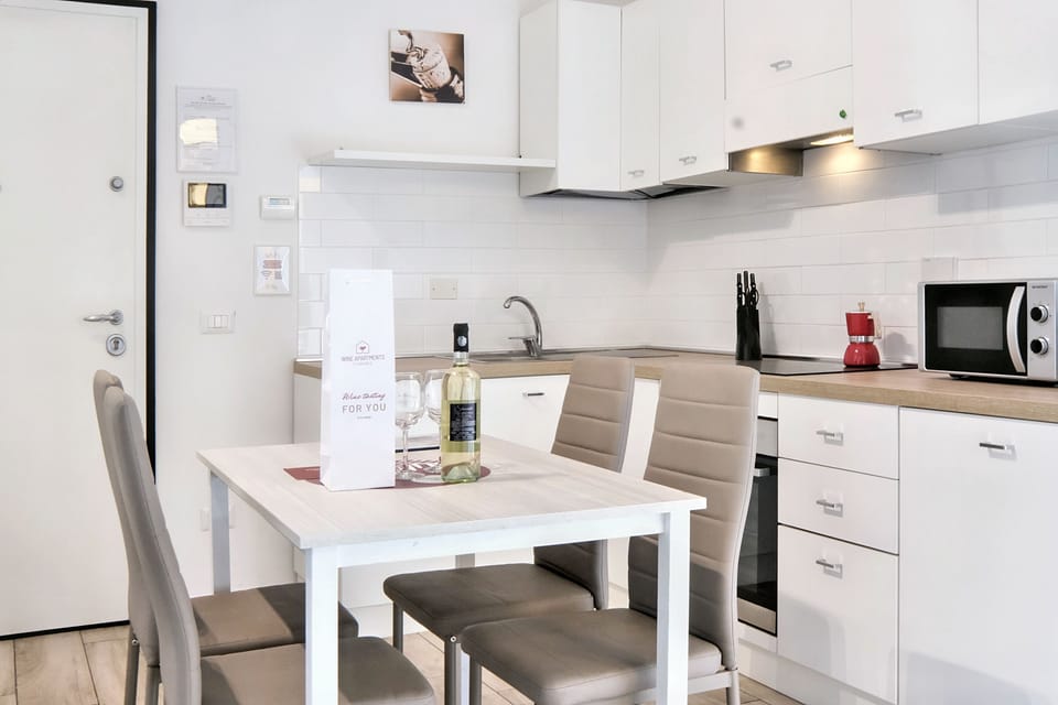 Comfort Apartment, Balcony, City View | Private kitchen | Fridge, microwave, oven, stovetop