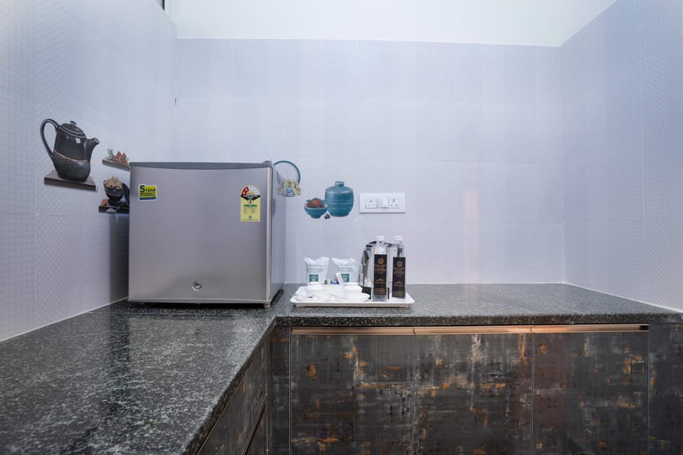 Deluxe Room | In-room safe, desk, soundproofing, iron/ironing board