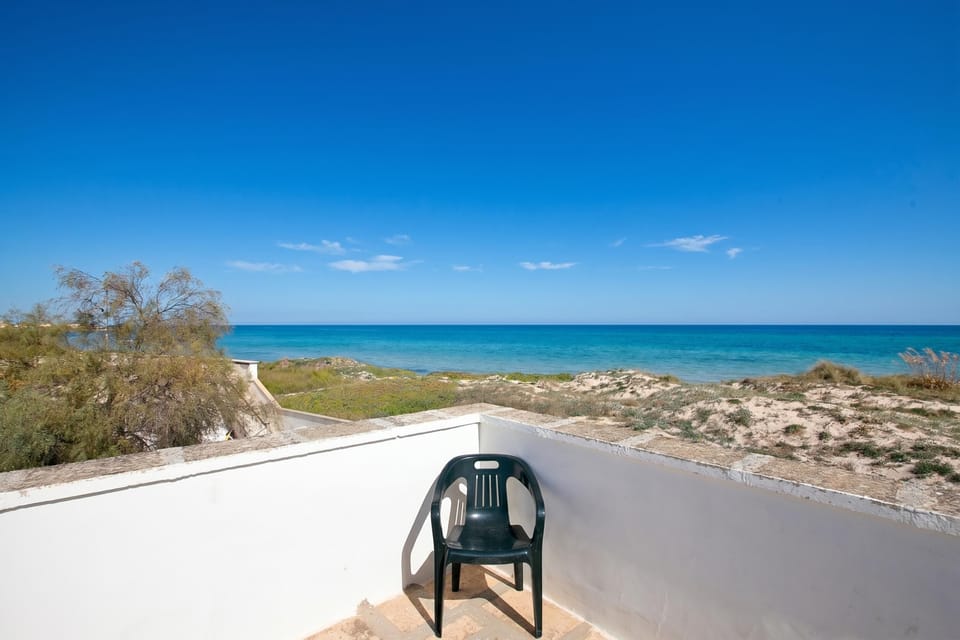 Family House, 3 Bedrooms, 2 Bathrooms (Villa Dei Fanti On The Sandy Beach) | Property grounds
