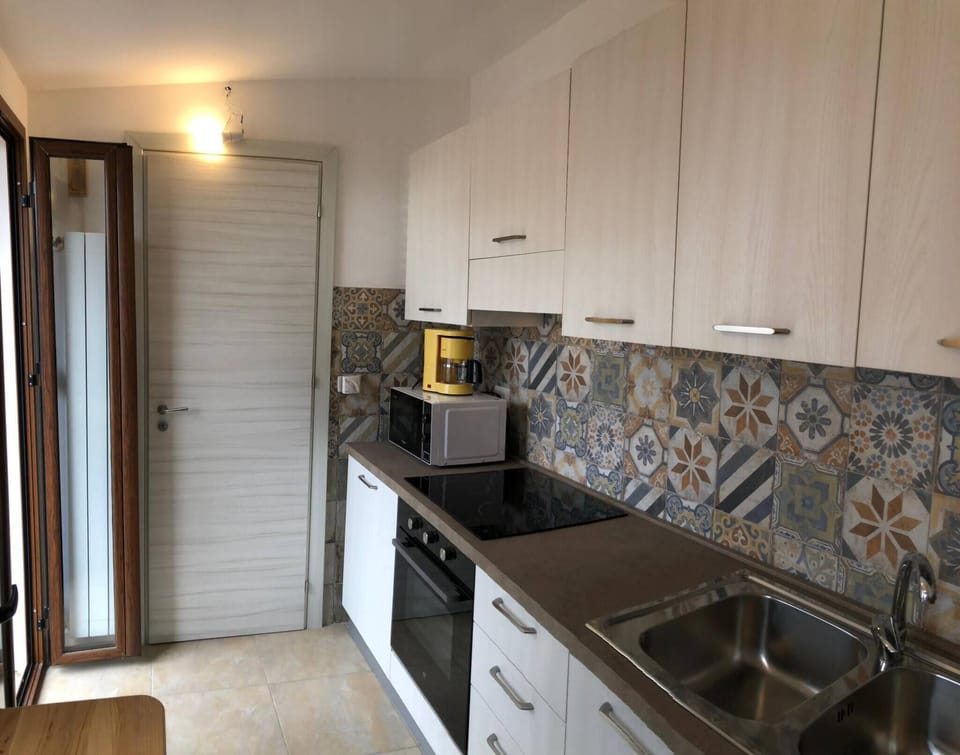 Apartment, 1 Bedroom, Patio, City View | Interior