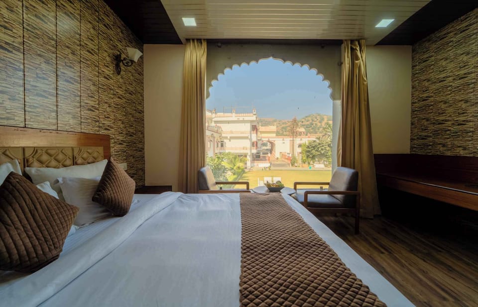 Superior Room | Iron/ironing board (on request), WiFi (free)