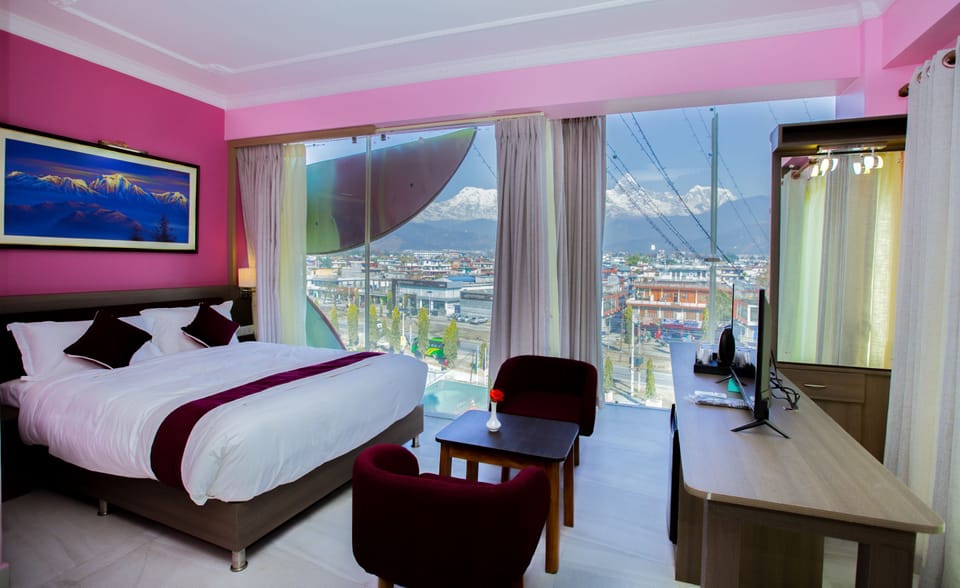 Deluxe Double or Twin Room | Hypo-allergenic bedding, memory foam beds, desk, laptop workspace