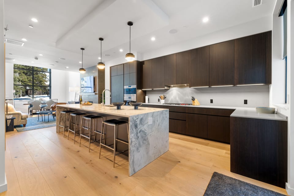 Luxury Townhome | Private kitchen | Fridge, microwave, oven, dishwasher