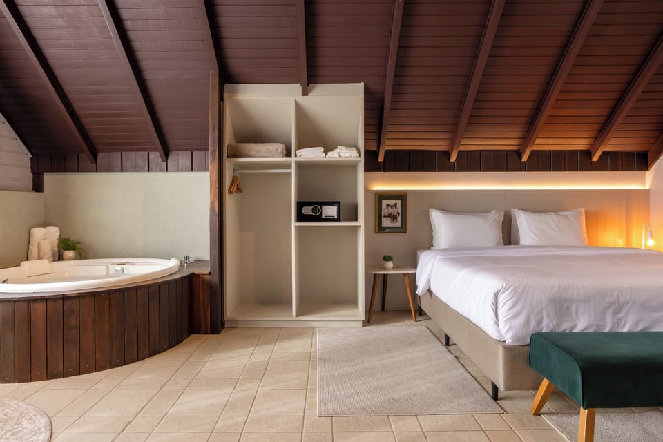 Premium Chalet | In-room safe, blackout drapes, soundproofing, iron/ironing board