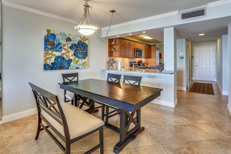 Condo, Multiple Beds (Land's End 9-404 Beach Front - Premie) | Dining