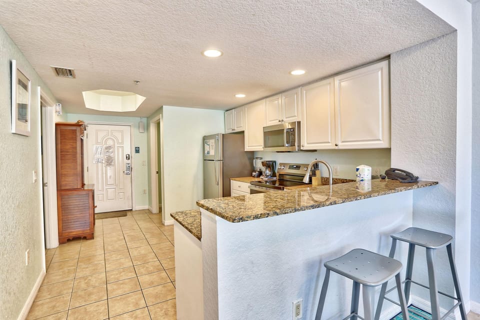 Condo, Multiple Beds (Sunset Vistas 206S) | Private kitchen | Oven, toaster