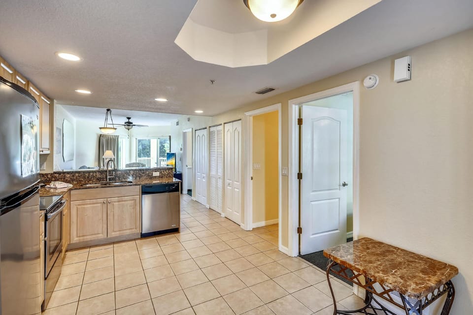 Condo, Multiple Beds (Sunset Vistas 302S) | Private kitchen | Oven, toaster