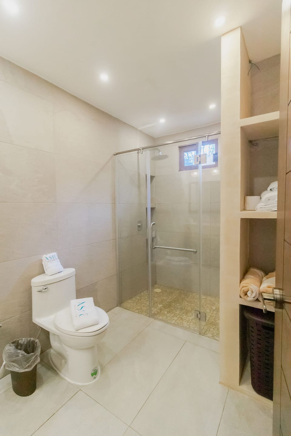 Deluxe Cabin, 1 King Bed, Lagoon View | Bathroom | Shower, hair dryer, towels, soap