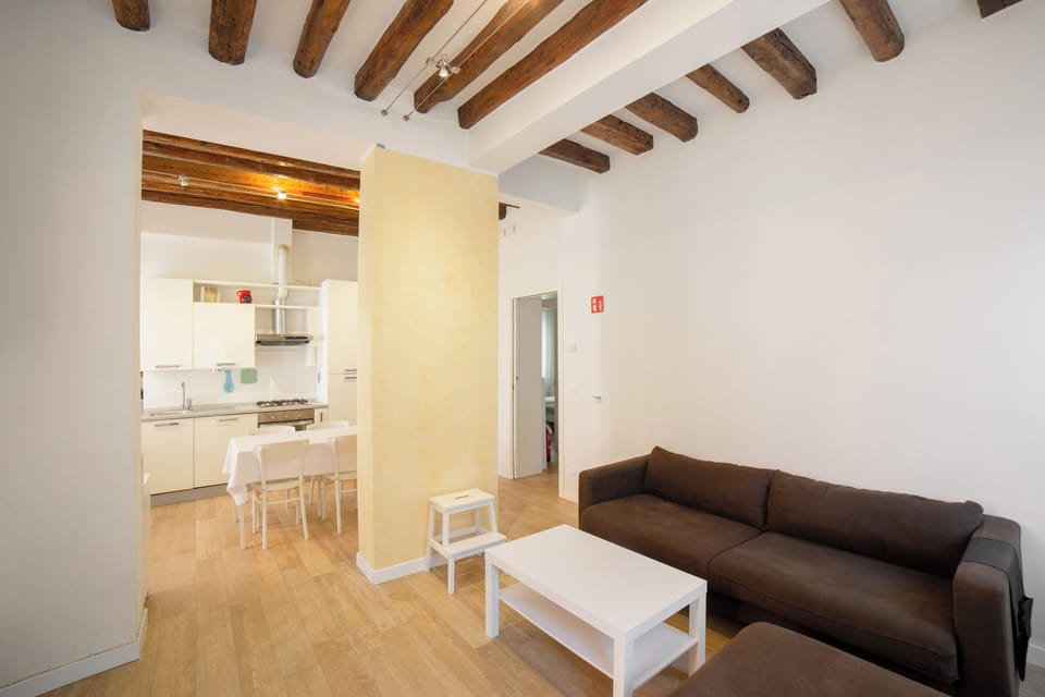 Comfort Apartment, Garden View | Living area | 24-inch Smart TV with digital channels, heated floors