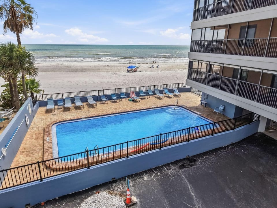 Condo, 1 King Bed (Villa Madeira 208) | Pool
