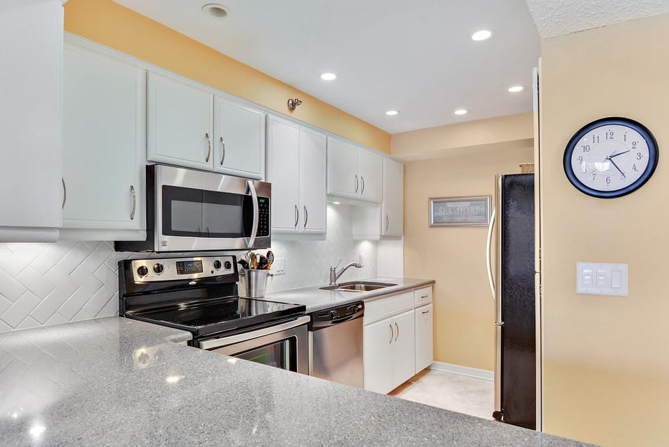 Condo, Multiple Beds (Villa Madeira 307 - Premier) | Private kitchen