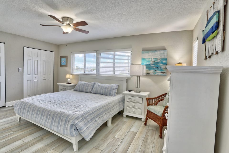 Westwinds 213 Apartment in Treasure Island