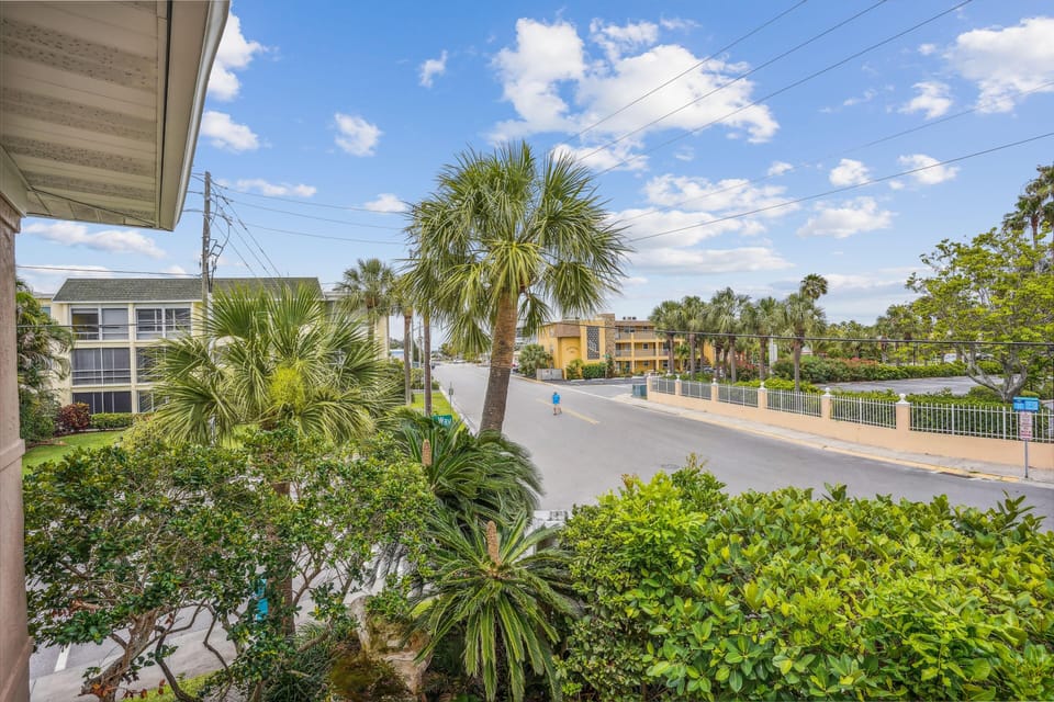 Condo, 1 Queen Bed with Sofa bed (Friendly Native 507) | Property grounds