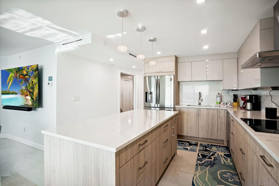 Condo, Multiple Beds (Emerald Isle 403 - Premier) | Private kitchen | Oven, toaster