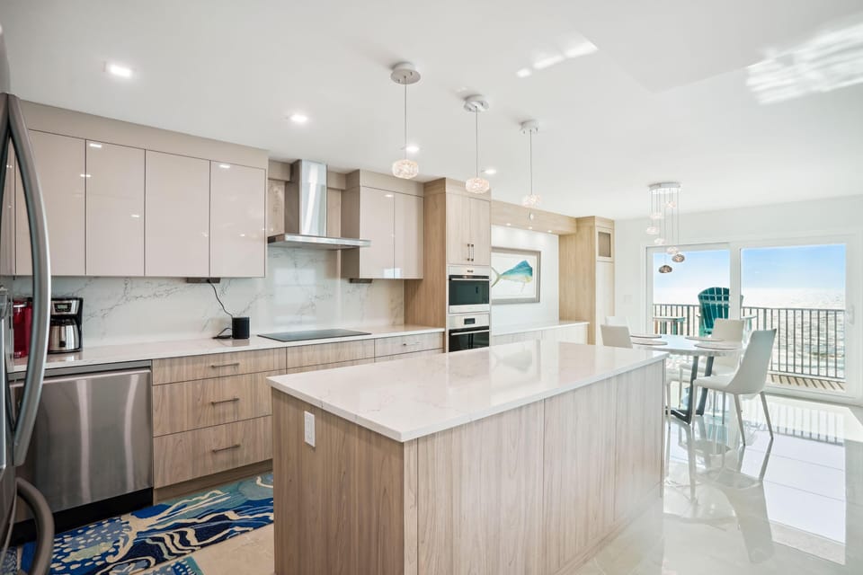 Condo, Multiple Beds (Emerald Isle 403 - Premier) | Private kitchen | Oven, toaster
