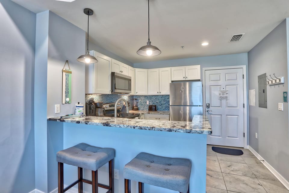 Condo, 1 King Bed with Sofa bed (Madeira Bay Resort I 1502) | Private kitchen | Oven