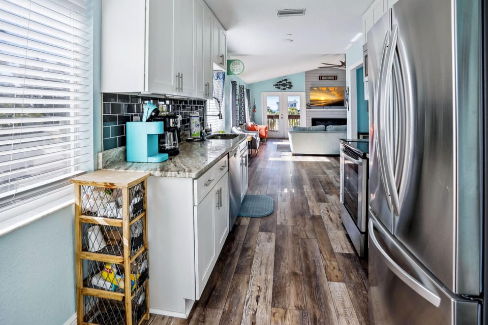 House, Multiple Beds (Beach Life 5) | Private kitchen | Oven, toaster